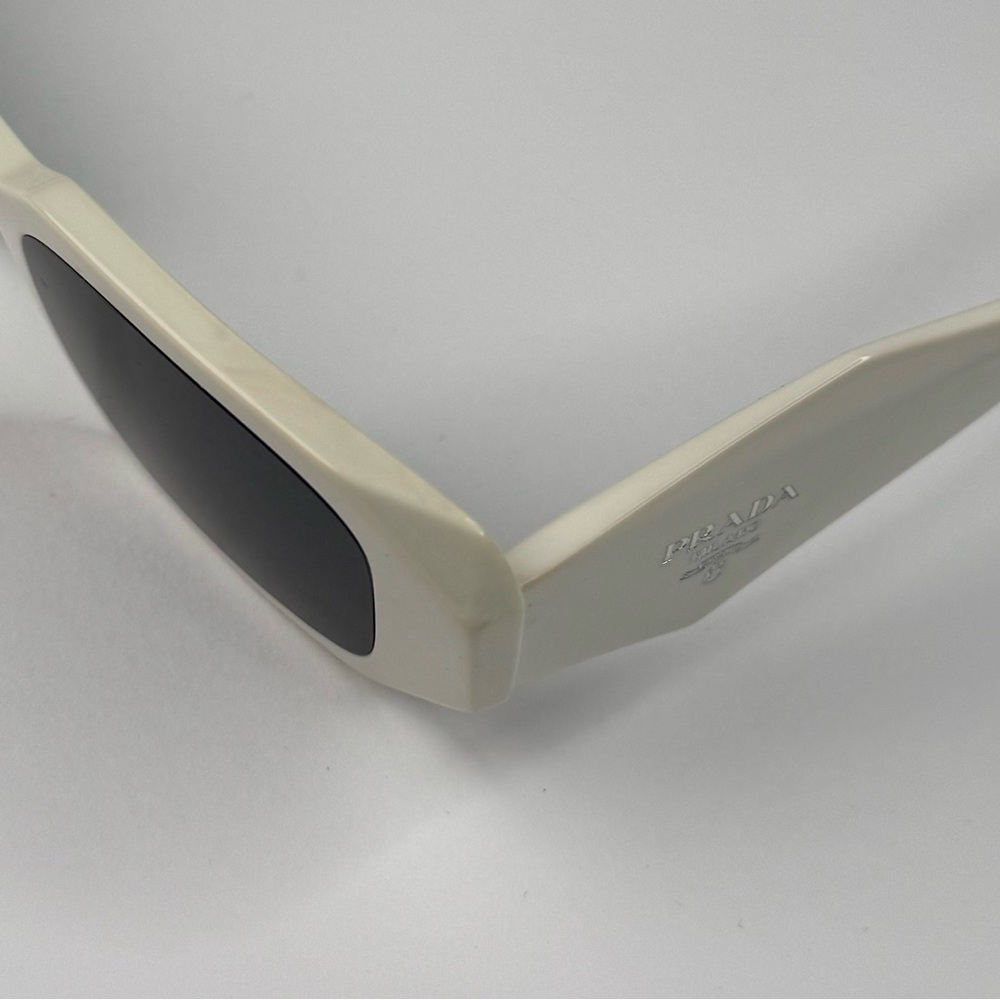 PRADA | Symbole sunglasses - Picture 17 of 17